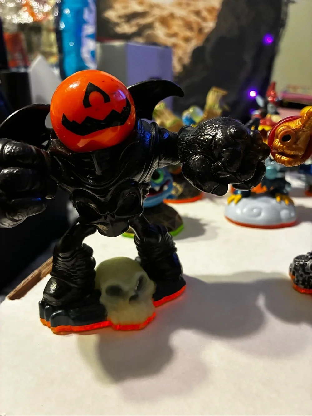 #448|Sky landers Fantasy figures 4 giants, 9 Action Figures w base, need disc